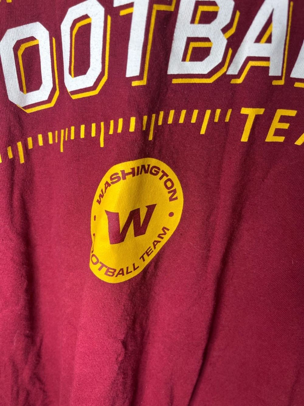 Washington Football Team NFL T-Shirt Burgundy Size 2XL Graphic - Picture 4 of 7